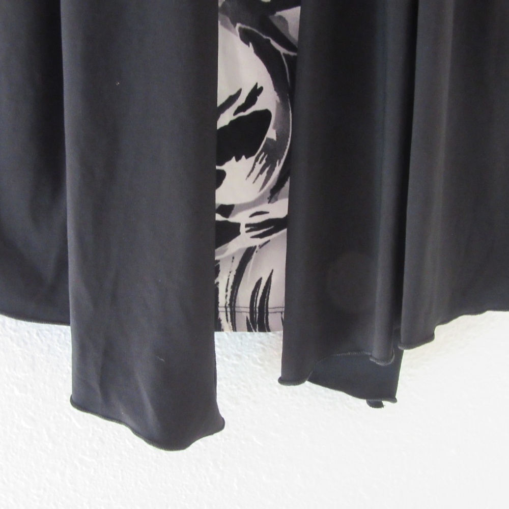 PERSEPTION CONCEPT Women's Top - Picture 4 of 7
